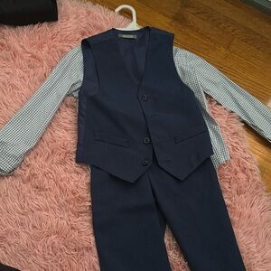 Used 3 piece Vanheusen suit size 5